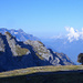 Nepal in den Alpen – der Yak-Bulle sonnt sich mit Blick aufs Glarnerland