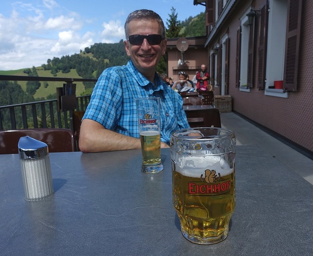 im Pilgerhaus liessen wir die Wanderung ausklingen Fotos