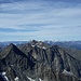 Blick nach Süden. Die Berge, die weit im Süden liegen, sind in Wolken gehüllt.