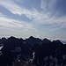 Im Osten befinden sich die höchsten Gipfel der Schobergruppe. Die Berge im Hintergrund liegen auch hier in den Wolken.