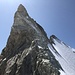 phantastische Szenerien: Rückblick zum "Grand Gendarm", welcher überklettert wird (hinten der Gipfel des Ober Gabelhorn) 