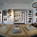 <b>La pedalata popolare continua in direzione del nucleo di Stabio, al Museo della Civiltà Contadina, dove la curatrice ci accoglie con un pacchetto di biscotti a forma di ruota di bici, “fatti con tanto amore”. </b>