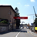 <b>Alle 12:40 taglio il traguardo davanti all’Osteria Vignetta di Mendrisio, dove mi faccio timbrare per l’ultima tappa il “road book” e dove posso ristorarmi con frutta fresca.</b>