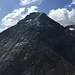 Nach Süden hin dominiert der Hausstock die Sicht vom Gipfel.