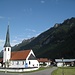 Ausgangsort Graswang mit schöner Kapelle - dahinter der [http://www.hikr.org/tour/post23639.html Sonnberggrat]