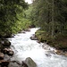 Il fiume <b>Calcascia</b> è in piena. [http://www.youtube.com/watch?v=vnwPBynD1tU&layer_token=8d10428090d4d126  Vedi video].