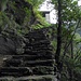 Der Aufstieg erfolgte teils über sehr steile Steintreppen.