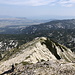 Pločno - Ausblick am Gipfel über den etwa nordwärts ziehenden Grat. Links ist Risovac zu erahnen.