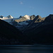 Schöne Abendstimmung über dem Lac de Moiry: von rechts Couronne de Bréona, Pointe de Moiry, Pointes de Mourti, Pointe de Bricola, Dent des Rosses, Dent Blanche und Grand Cornier (Foto vom 31.7.2012)