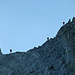 Am mittleren SW-Grat balancieren schon mehrere Seilschaften, die vom Bivouac du Col de la Dent Blanche aufgestiegen sind
