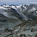 Mulmiges Gefühl beim Tiefblick über das SW-Couloir hinunter nach Bricola...unten links der Glacie de Ferpècle, rechts der Glacier du Mont Miné, darüber am Horizont von links u.a. die Bouqeutins, L'Evéque, La Singla und Grand Combin