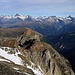 Helsenhorn (3272,1m):<br /><br />Gipfelaussicht über die Vordere Helse (3106m) zu dem Berner Alpen.