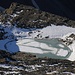 Tiefblick vom Helsenhorn (3272,1m): <br /><br />Wenig unterhalb vom Pass P.3017m, wo einst ein Teil des auf italienischer Seite liegenden des Helsegletschers war, hat sich ein neuer See gebildet. Auf der 1:25000-Karte der Schweiz ist er noch nicht eingezeichnet, wohl ist er aber bei Google-Satelittenbilder zu sehen.