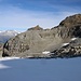 Eine wunderschöne Gebirgslndschaft ist nordseitig der Cima della Piodelle (3081m). Der Blick ist über die Reste vom Helsegletscher zum namenlosen Gipfel P.3145m vom Helsenhorn Nordwestgrat.