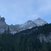 Blick vom Rosenlaui zur Dosenhütte (neben dem Urbachsattel auf dem Grat)