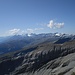 der Rundblick vom Gipfel: <br />links der Bildmitte die Cavistrai, Bifertenstock und Tödi<br />rechts die Vorabs mit dem Gletscher<br />direkt gegenüber der Flimser Stein