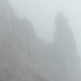 gespenstische Felsen im Nebel
