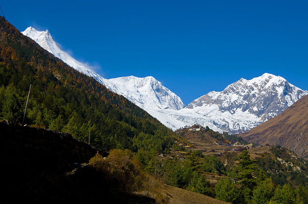 Unser allererster Manaslu-Blick: kurz vor Lho