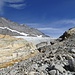 ... zum Gletschervorfeld - mit interessanten Gesteinsschichten ...