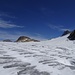 auf dem langen Gletschermarsch flankieren nun Gspalten- und Tschingelhorn das Mutthorn