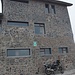 könnte auch eine AV oder SAC Hütte sein von außen