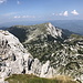 Otiš - Ausblick in Gipfelnähe. Zu sehen ist u. a. die etwa nördlich gelegene Velika kapa (2.006 m).
