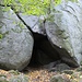 Felsenhöhle Dračí sluj, Zugang 1