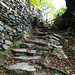 steile Treppen aufwärts