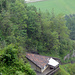 Blick von Oben, die Weglose Strecke von weissen Werksgebäude zum offiziellen „Wasserfallweg“