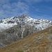 Links im Aufstieg zeigt sich die Madritschspitze mit ihrem Nordgrat.