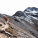 Jörg beim Abstieg vom ersten Pass.