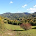 Blick auf Stráž nad Ohří und zum Sperrgebiet der Doupovské hory (Duppauer Gebirge)