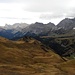 Herbstliche Stimmung und Blick auf die Alp Vals Vordersäss, da werden wir beim Abstieg nach Fanas vorbeikommen