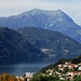 In arrivo a Maggiana, sopra Mandello del Lario sul Lago di Como, dove intercetteremo il “Sentiero del Viandante”. Sullo sfondo la Cima di Tremezzo e il Monte Calbiga.