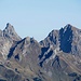 Kunkelturm und Kunkelkopf im Lechquellengebirge sind Gipfel, die man noch für sich alleine haben kann und lediglich Berichte von [u alpstein] aufweisen. Auf dem Kunkelkopf war ich jeweils im November<br /><br />[tour70983 Kunkelturm (2046 m) - heikel aber schön]<br />[tour138079 Kunkelkopf 2110 m und keine Menschenseele getroffen]<br /><br />Der Kilkaschrofen kann mit 1 HIKR-Bericht aufwarten <br />[tour28162 Kilkaschrofen Felshorn im Lechquellengebirge]<br /><br />Alle annotierten Gipfel bringen es auf insgesamt 7 HIKR-Berichte<br />