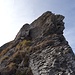 Durch diese Spalte führt die Route. Dort hat es auch einen Normalhaken. 