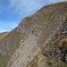 Abstieg über die Südgratroute Richtung Rengglipass. Auch diese Route ist recht steil. Diese Passage ist mit Ketten abgesichert.
