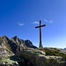 Gipfelkreuz auf dem Übergang zu den Laghi della Cròsa auf ca. 2250 Metern.