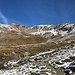 ... und winterlicheres Gelände - vor dem Massiv des Piz Minschun (der Gipfel selbst ist nicht sichtbar)