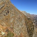 Prima visione delle rovine della finestra, quasi mimetizzate nel versante...