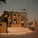 Foto von der Libanonreise im Juli 1996: 

Typisches Strassenbild damals von بيروت (Bayrūt). Die vom Krieg gezeichneten Häuser wurden inzwischen alle Abgerissen und es entstand daraus das moderne „Downtown“ (Arabisch: وسط بيروت / Wasaţ Bayrūt).