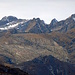 Weiter oben erreicht man die Grenze nach Frankreich, von wo man zum ersten Mal das ca. 20km entfernte Mercantour-Massiv sieht. Hier bin ich gestern am Mont Clapier (3045m) gescheitert ([tour148149 Mont Clapier (3045m) - Abbruch auf 2750m wg. Vereisung]). 