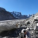 Blick nach der Gletscherquerung zur mächtigen Cima di Rosso (links)