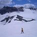 Abstieg über Schneefelder vor Piz Piccuogl und Tschima da Flix