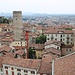 Tiefblick auf Bergamo vom Turm