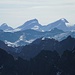Zur Zeit dieser Aufnahme habe ich die 4 Gipfel im Hintergrund bereits bestiegen. Die 3 bezeichneten auf der Schweizer Grenze (Mittelgrund), Mont Arpetta (vorn ganz links) und Mont Rous kommen in diesem Sommer noch dazu.