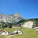 Die Vilifau Alpe mit der Heinrich-Hueter-Hütte ...