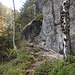Kurze Querung entlang der Felswand