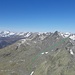 Blick von der Großen Alplesspitze zum NW-Gipfel. Dahinter erkennt man den sehr blockigen Aufstieg zum Keeseck-Ostgipfel.