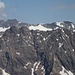 Zoomaufnahme in nördliche Richtung: rechts im Hintergrund Pointes d'Oren, deren zwei Gipfel ich im Juli 2019 betrat (die Erhebung mit 3525m Höhe ist kein Gipfel).